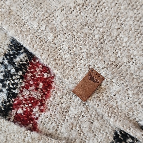 Roots Canada Cozycore Cape Poncho Wearable Blanket Sweater One Size - Picture 6 of 11